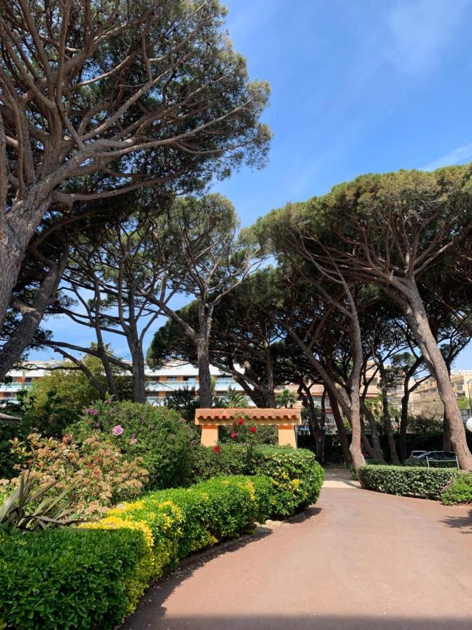 Hôtel Beau Rivage Le Lavandou Exterior foto