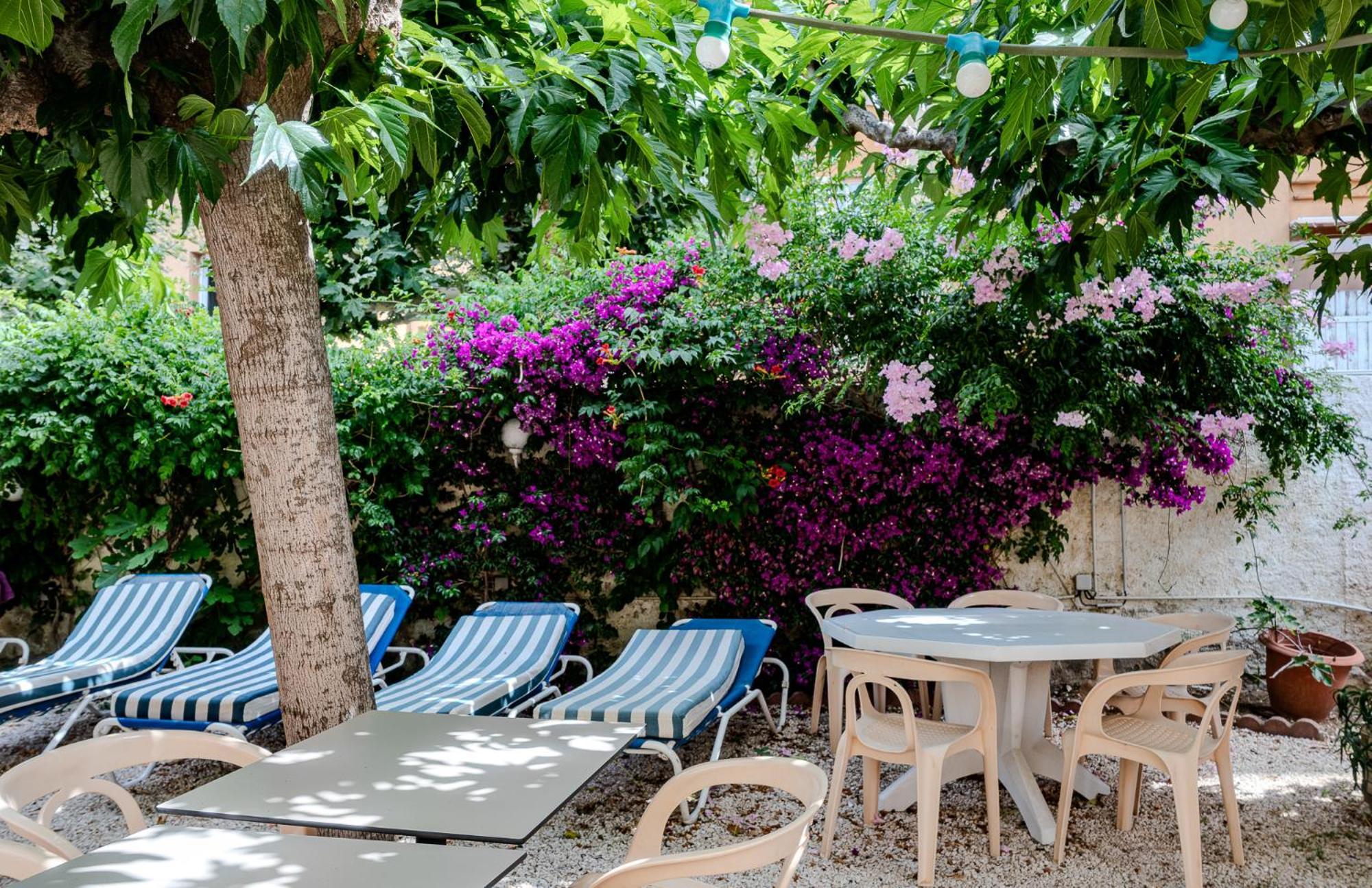 Hôtel Beau Rivage Le Lavandou Exterior foto